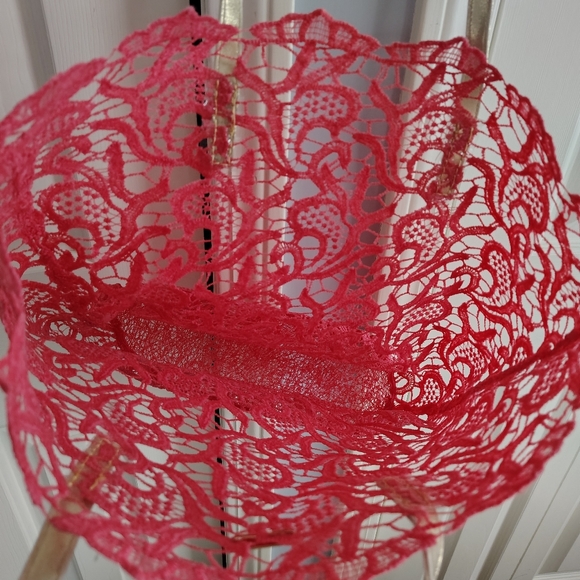 Sarah Lopez Pink Lace Beach Tote Bag with Gold Handles - Picture 3 of 8